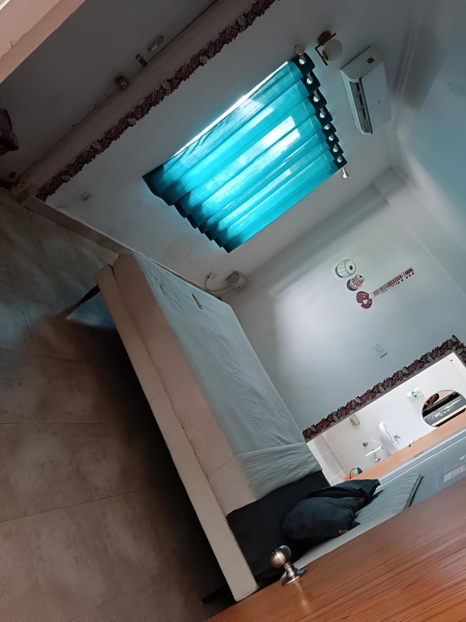Ronne'S Little Baga Service Apartments Esterno foto